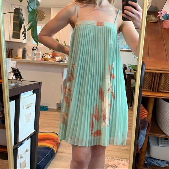 Forever 21 | Pleated Mint Floral Baby Doll Mini Dress - Picture 9 of 12